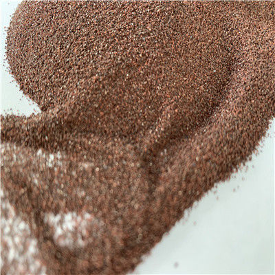 1250 grados Tratamiento a alta temperatura Color rojo Marrón Óxido de aluminio fundido 95% para abrasivos aglomerados vitrificados