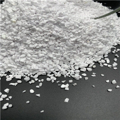 Granulos de alumina tabular sinterizada a alta temperatura con baja absorción de agua