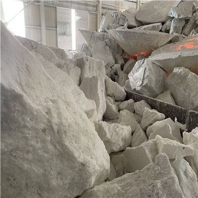 Fuego de inclinación de alta pureza de 99,5% Barmaco triturado de corindón blanco WFA para ruedas cortadas